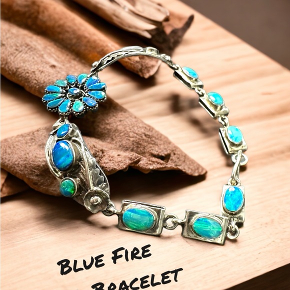 Up to 30% Off entire closet… don’t miss out! Make Me An Offer!! - Picture 5 of 15